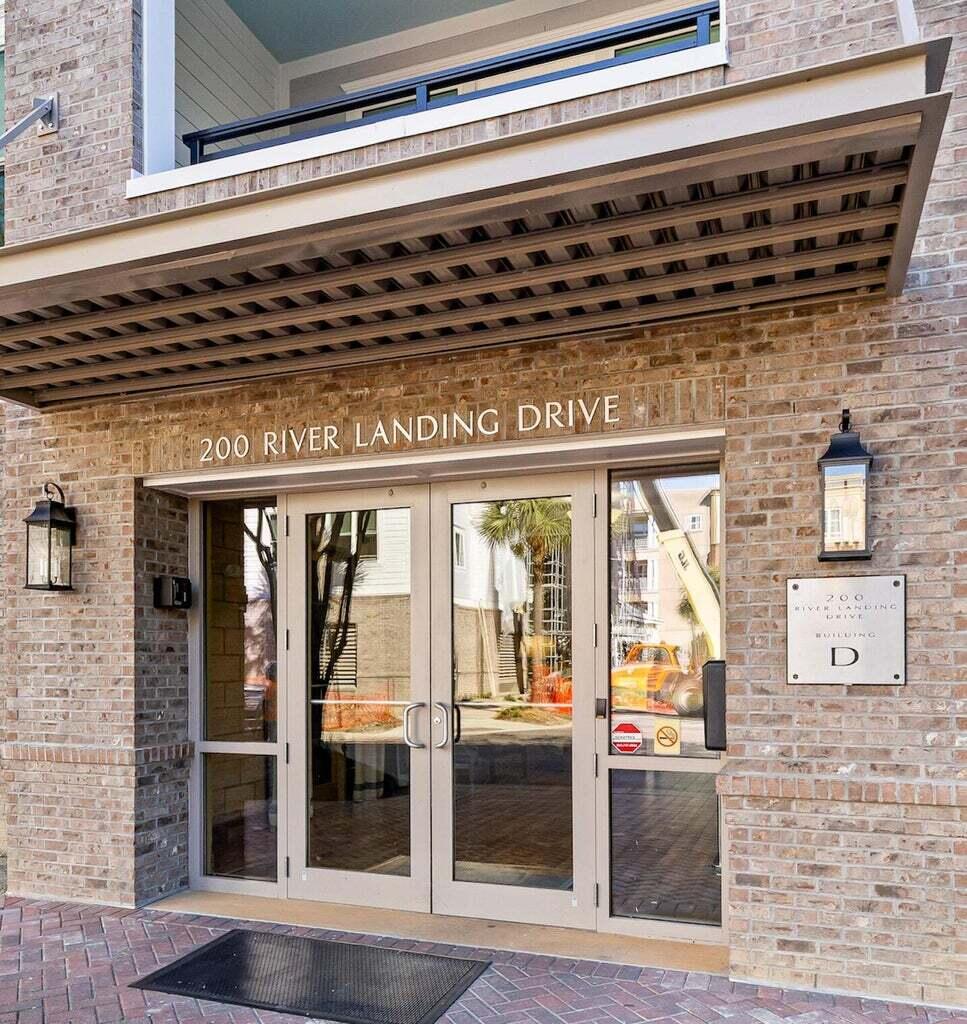 200 River Landing Drive D202