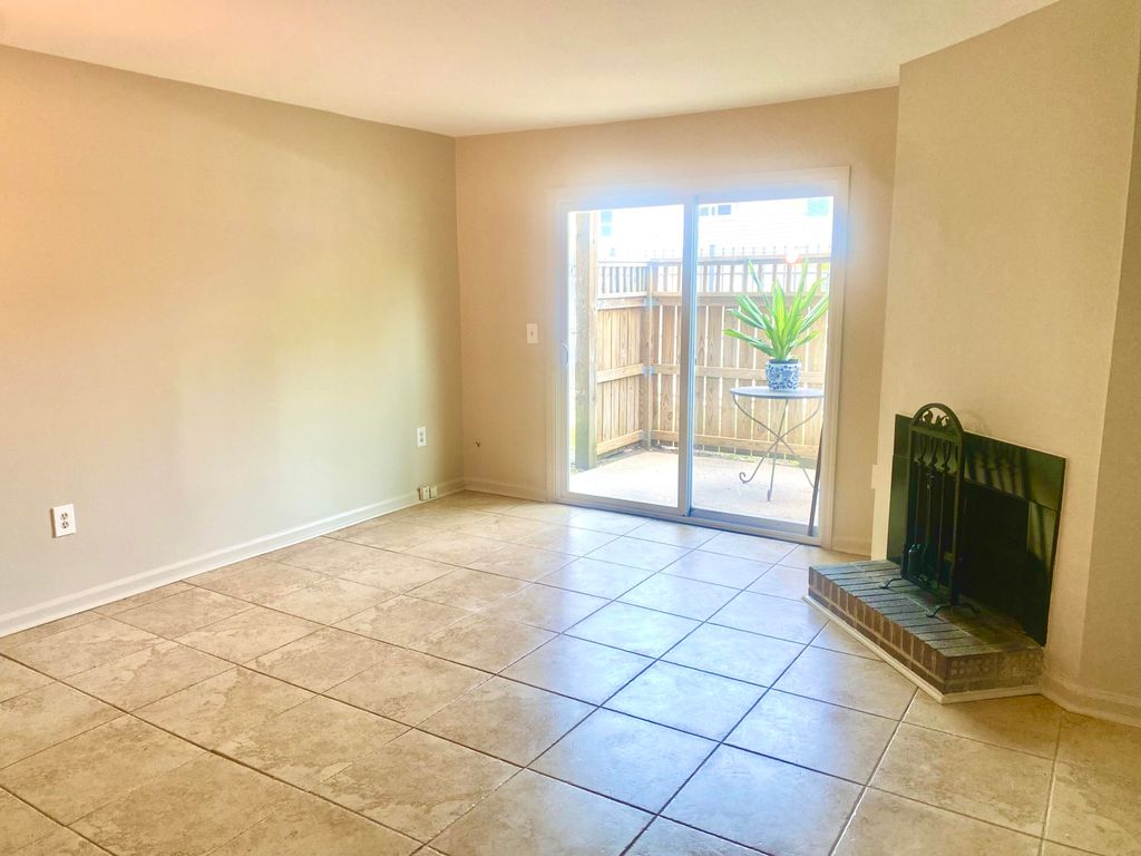 Photo of 1402 Camp Road #6c, Charleston, SC 29412 (MLS # 26011905)