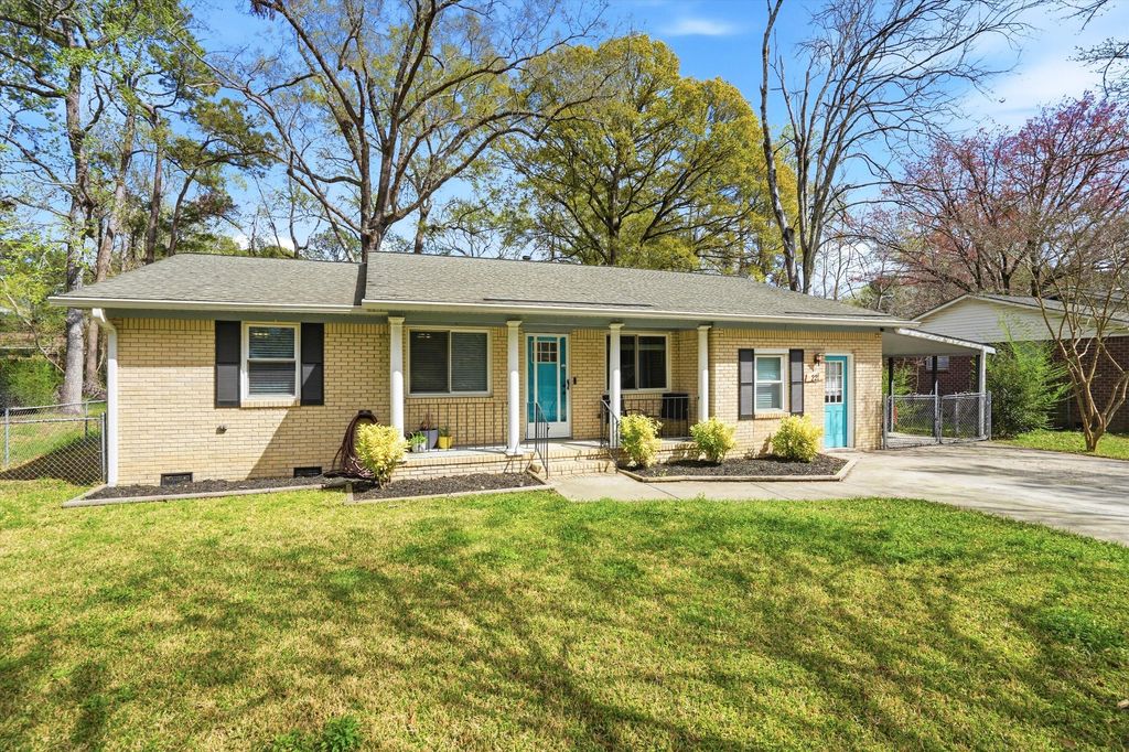 Photo of 221 Froman Drive, Summerville, SC 29483 (MLS # 26008000)