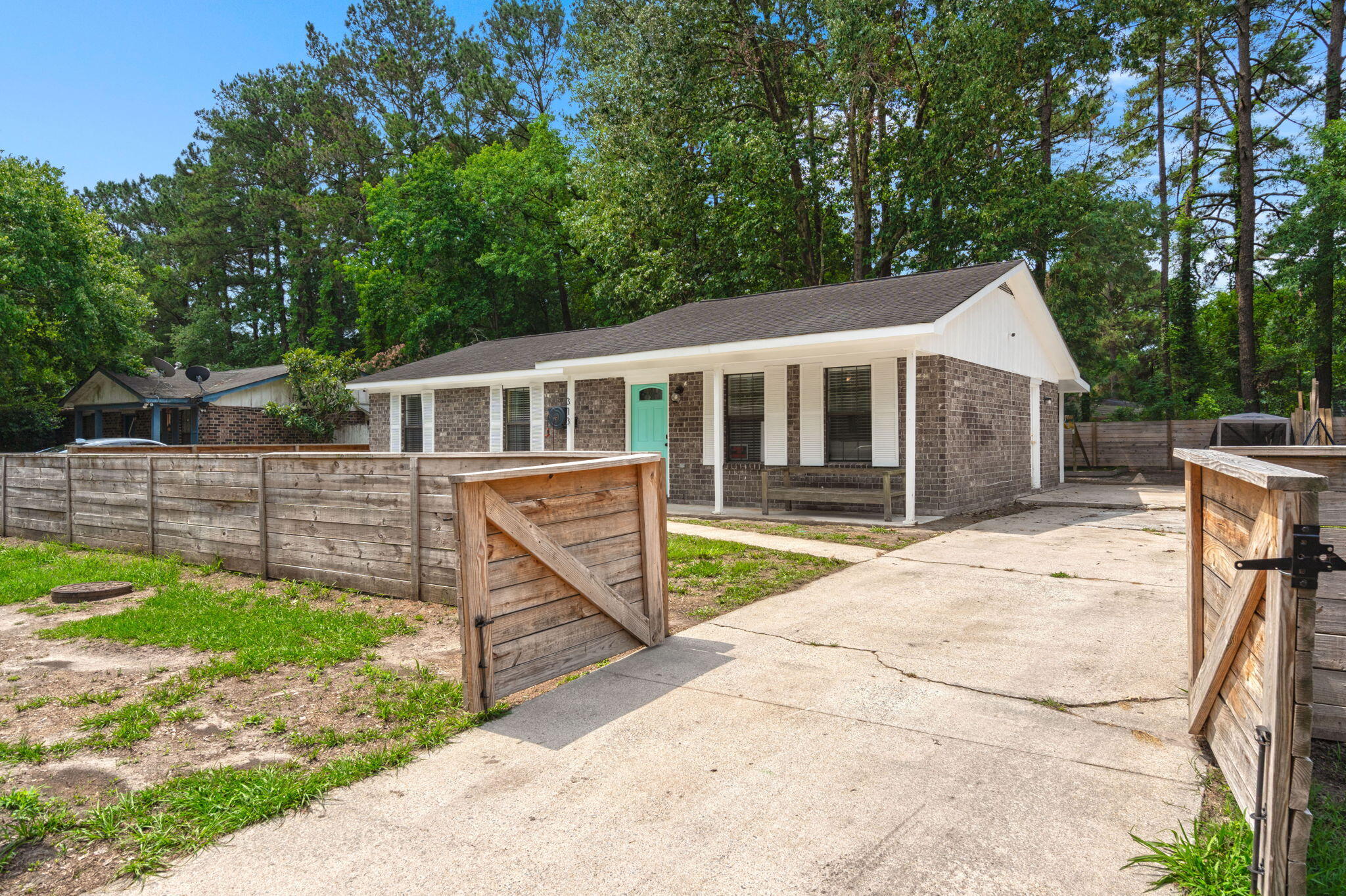 313 Dorchester Manor Boulevard