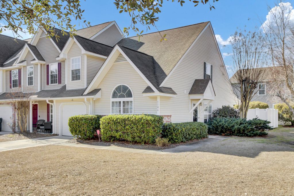 Photo of 1106 Poplar Grove Place, Summerville, SC 29483 (MLS # 26004355)