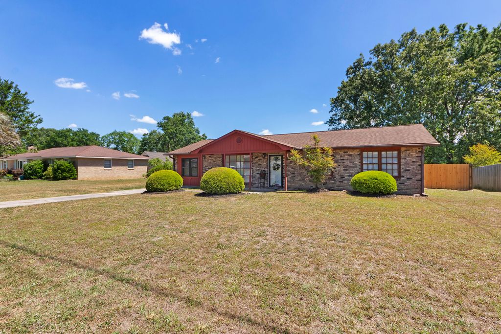 Photo of 4905 Popperdam Creek Drive, North Charleston, SC 29418 (MLS # 26010896)