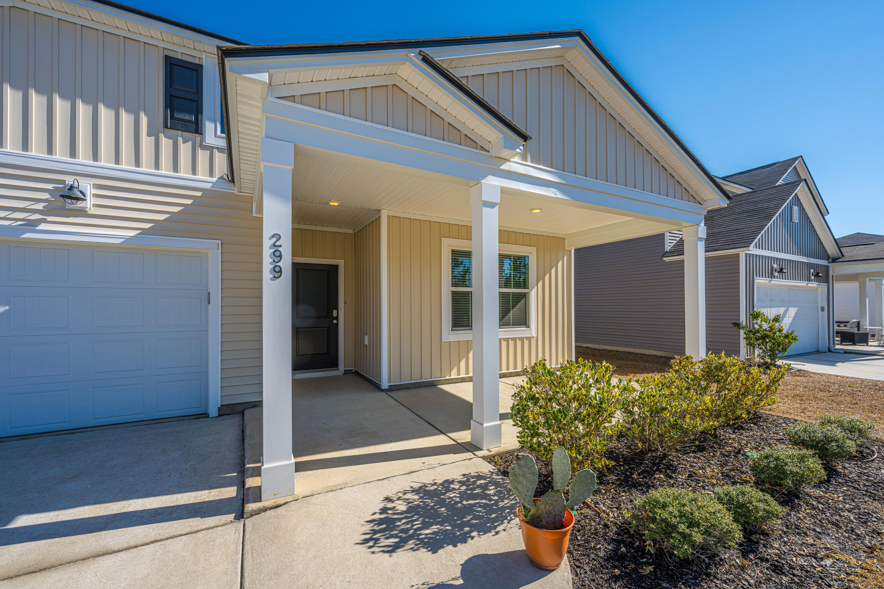 299 W Bradford Pointe Drive