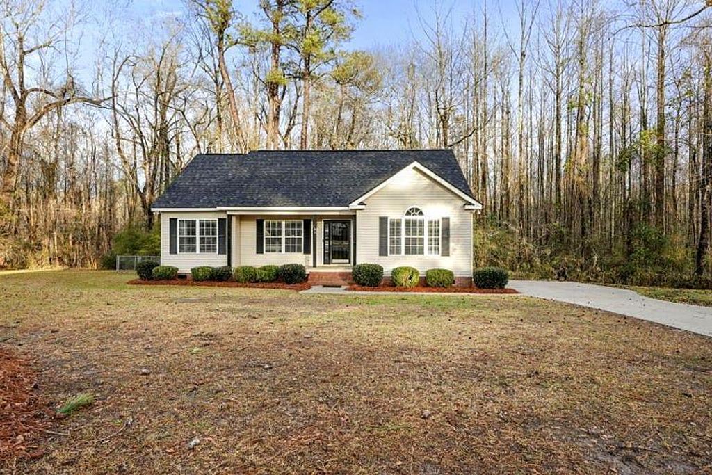 Photo of 135 Litchfield Court, Orangeburg, SC 29118 (MLS # 26006395)