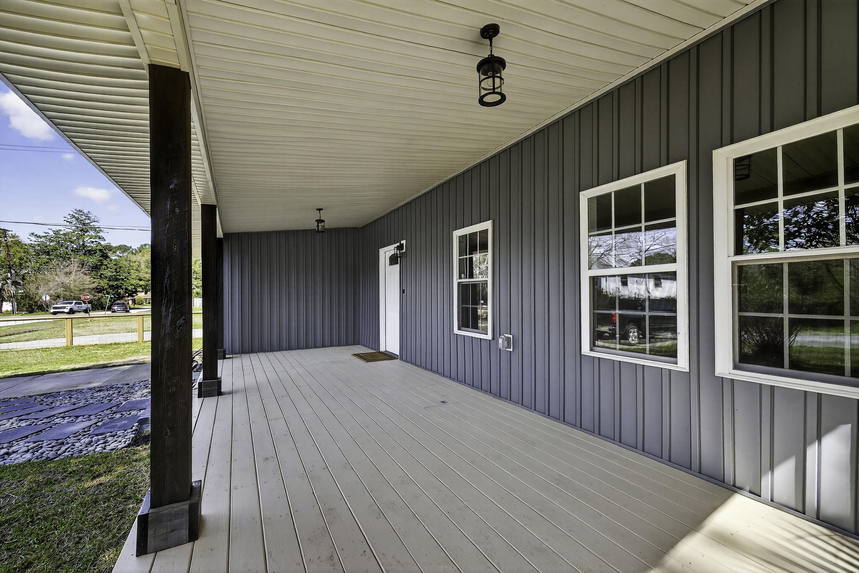 1863 Sandcroft Drive