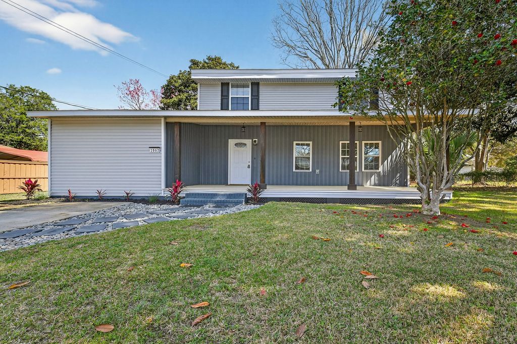 Photo of 1863 Sandcroft Drive, Charleston, SC 29407 (MLS # 26006697)