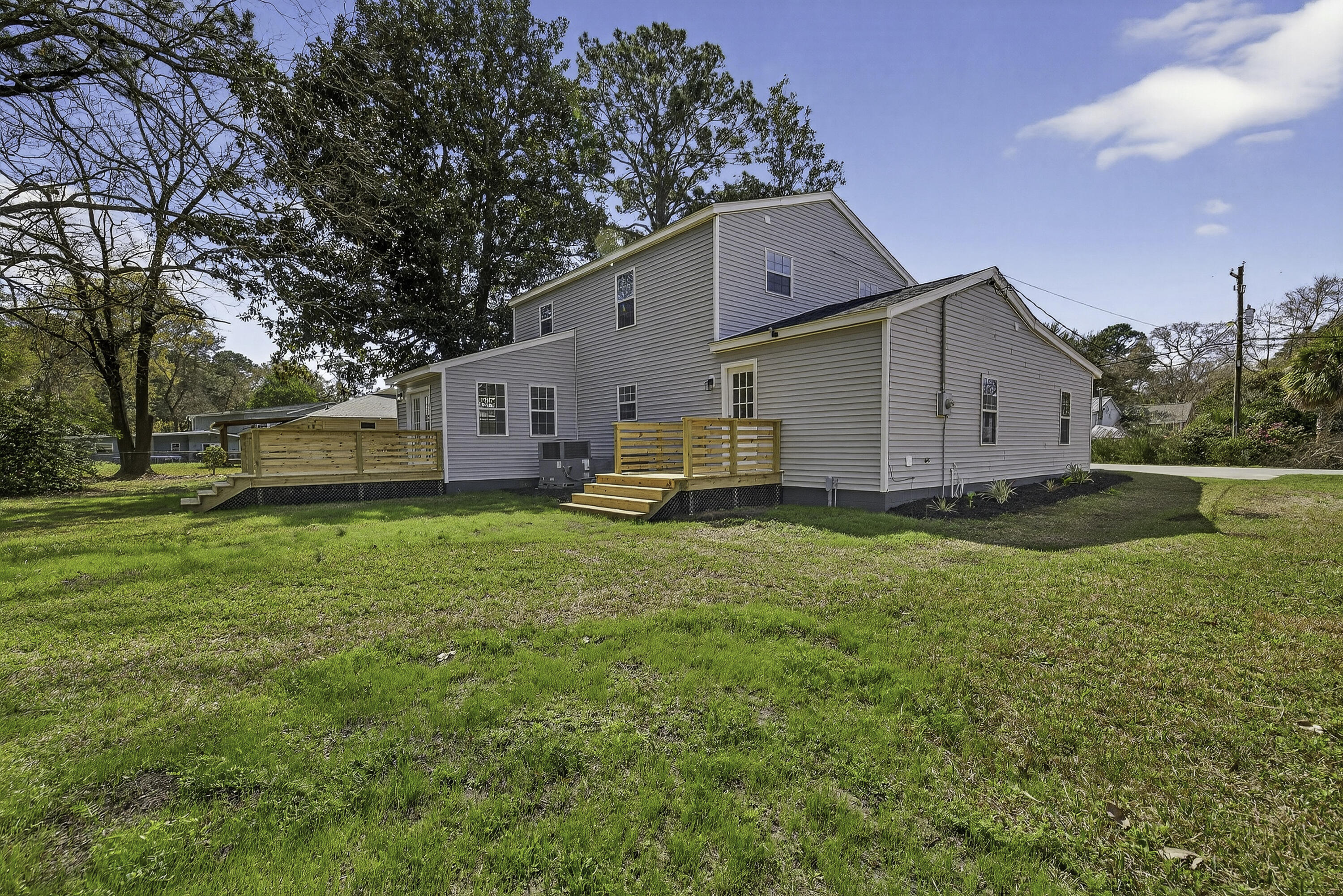 1863 Sandcroft Drive