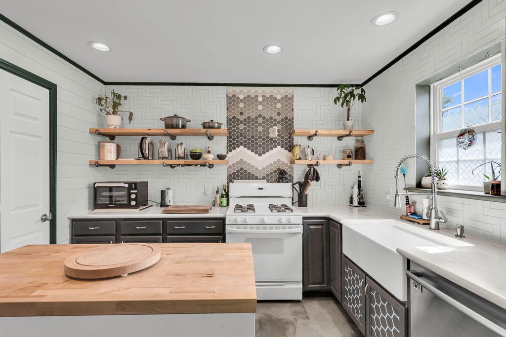 Photo of 1588 Terns Nest Road, Charleston, SC 29412 (MLS # 25026391)