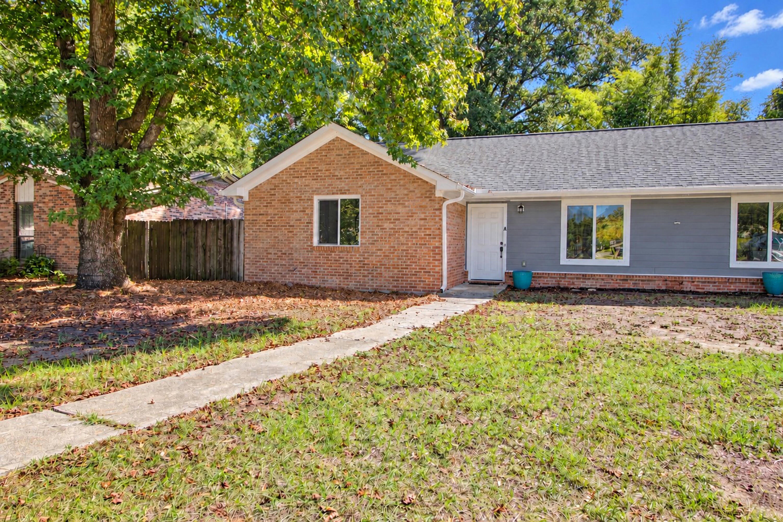 1333 Fort Johnson Road A And B