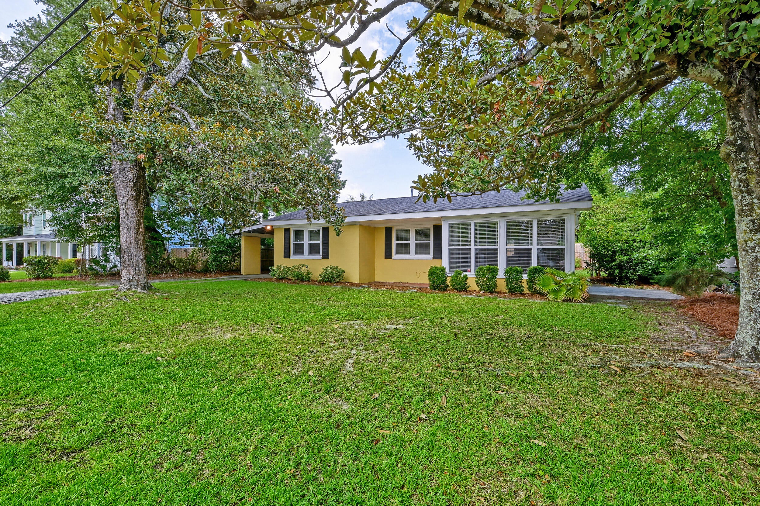 5 Briarcliff Drive