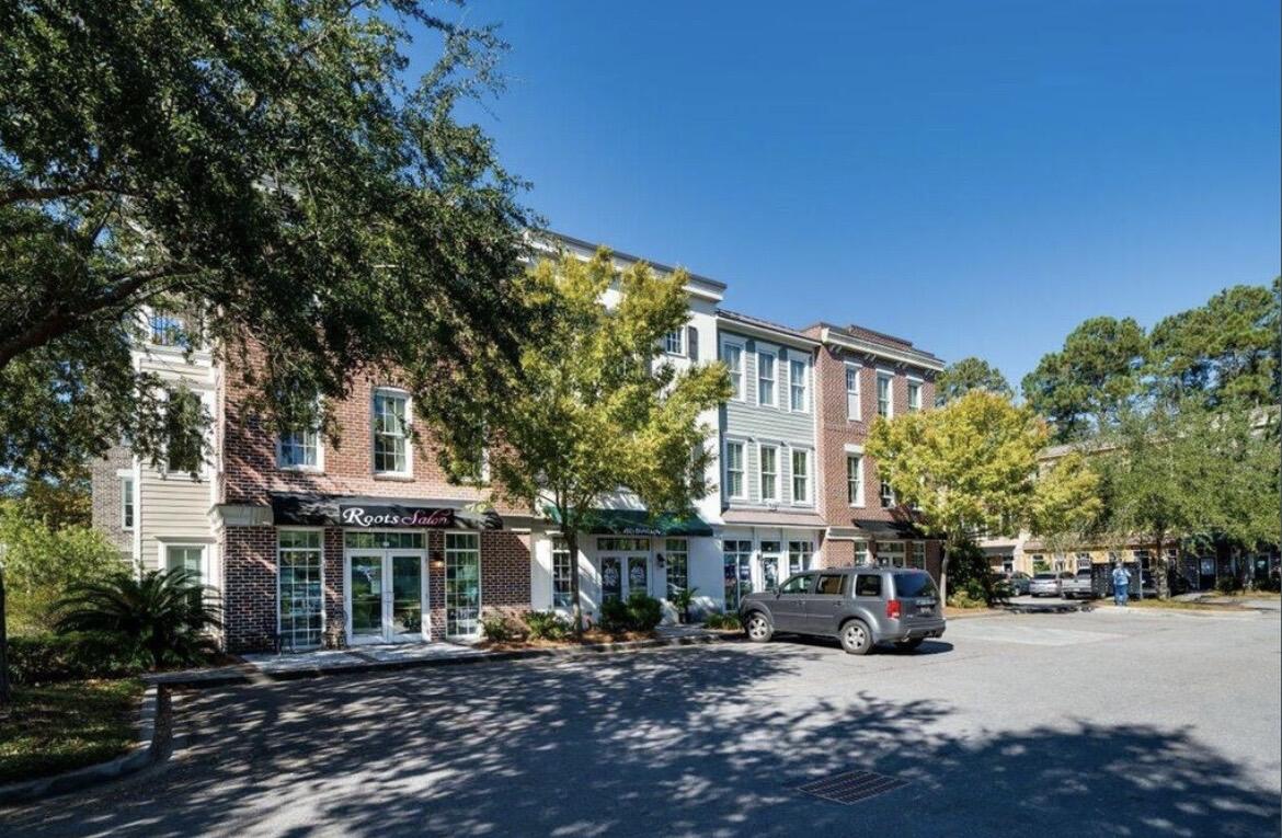 700 S Shelmore Boulevard 100/200