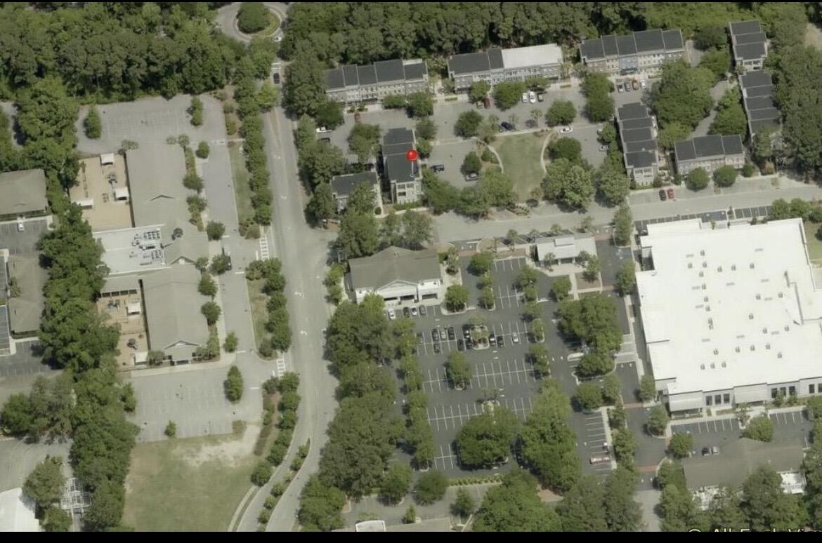 700 S Shelmore Boulevard 100/200