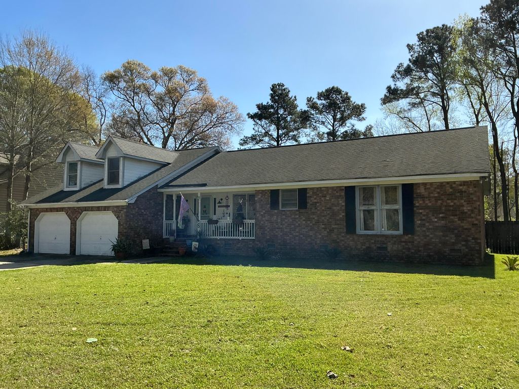 Photo of 5 Dunvegan Drive, Charleston, SC 29414 (MLS # 26008849)