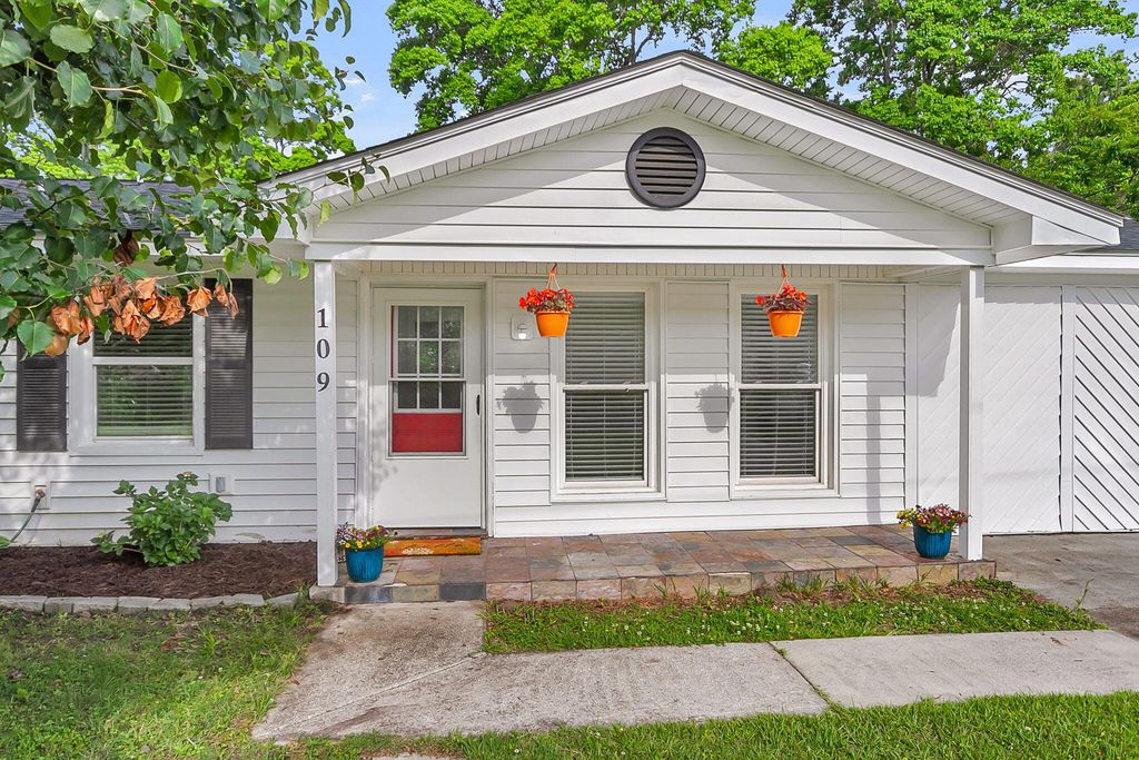 Photo of 109 Camellia Road, Goose Creek, SC 29445 (MLS # 26014271)