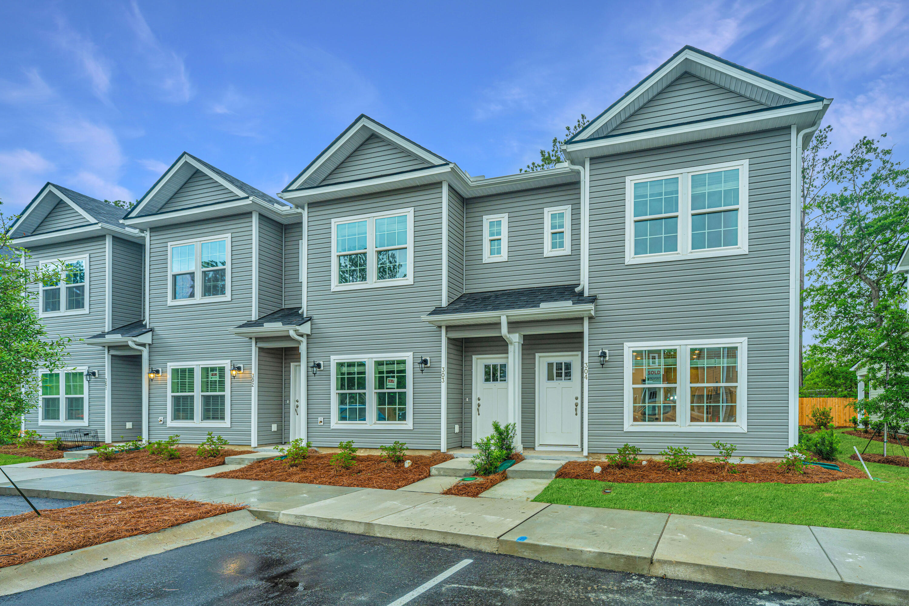 803 Twin Rivers Drive