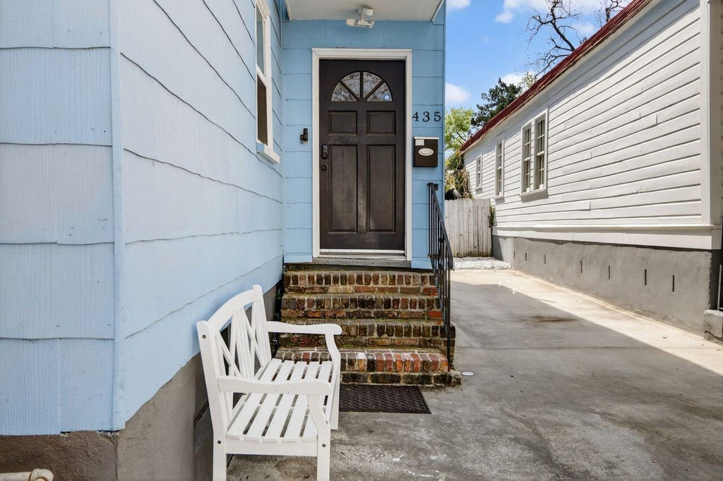 Photo of 435 Race Street, Charleston, SC 29403 (MLS # 26017619)