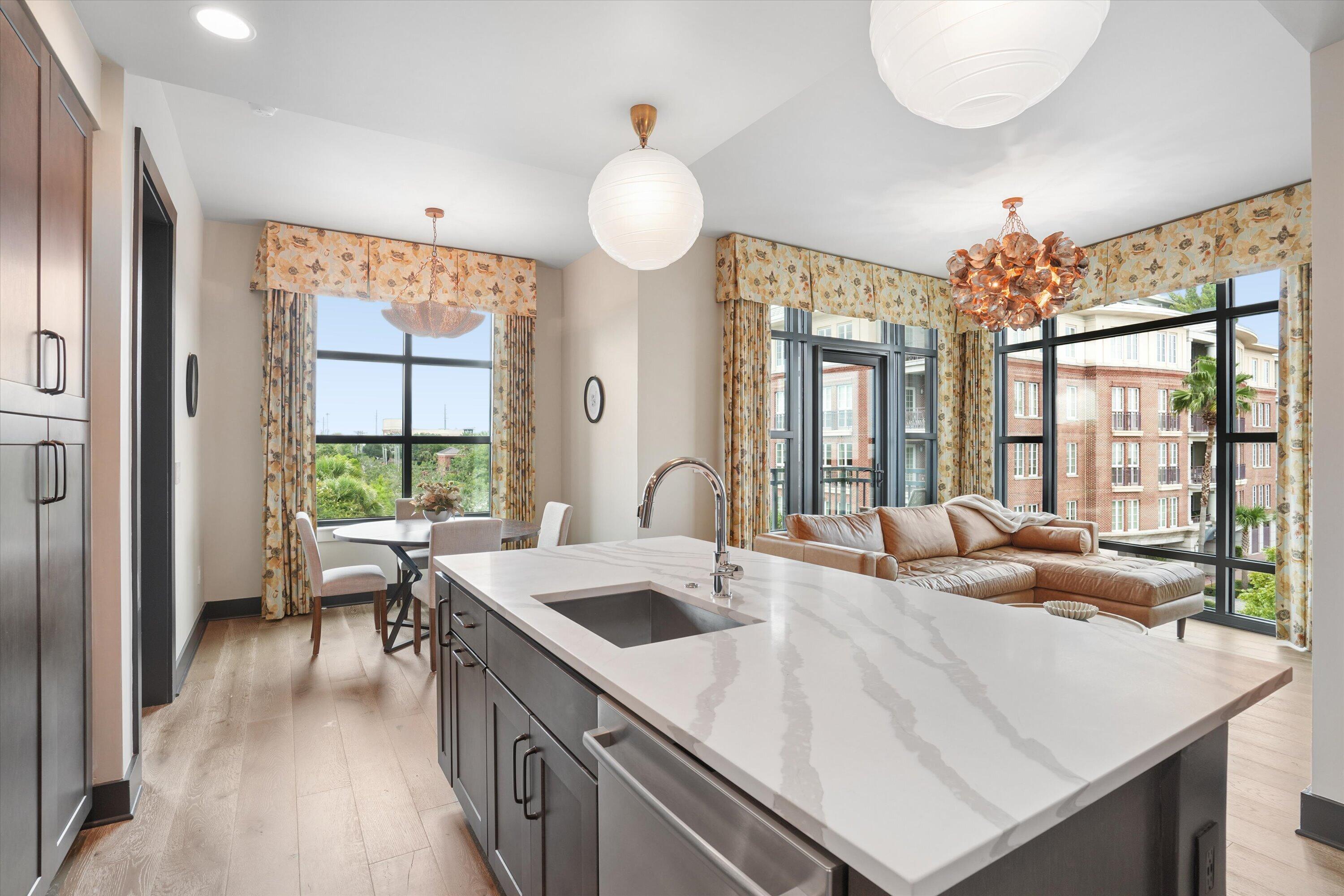 5 Gadsdenboro Street 303