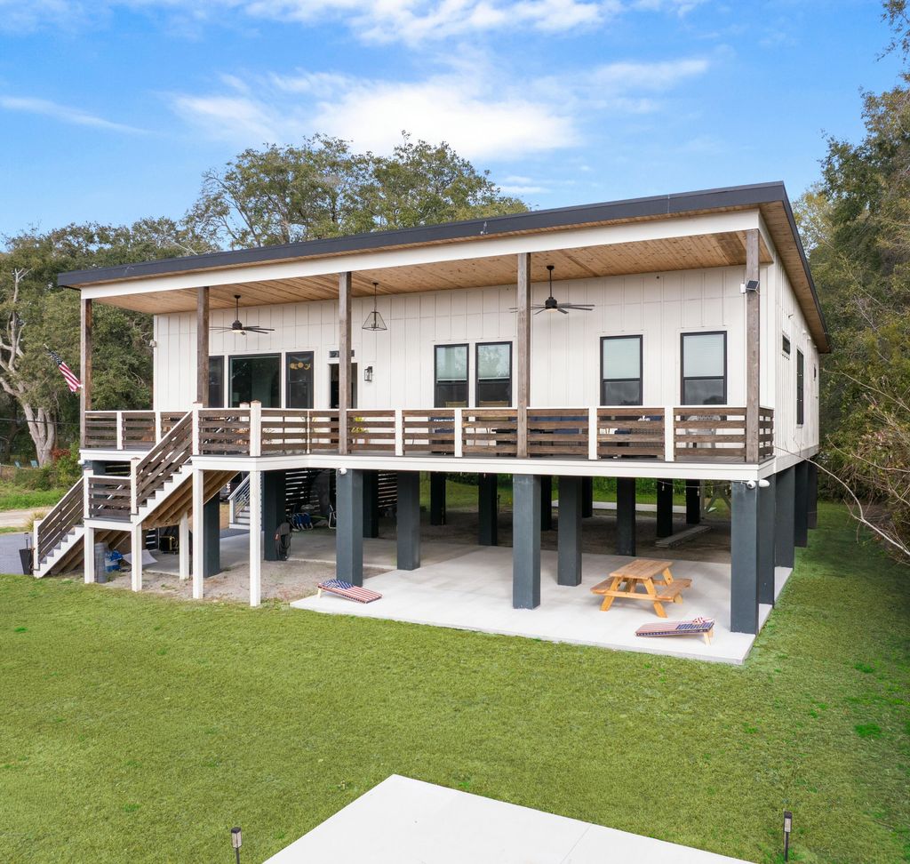 Photo of 804 Sprague Street, Charleston, SC 29412 (MLS # 26009621)