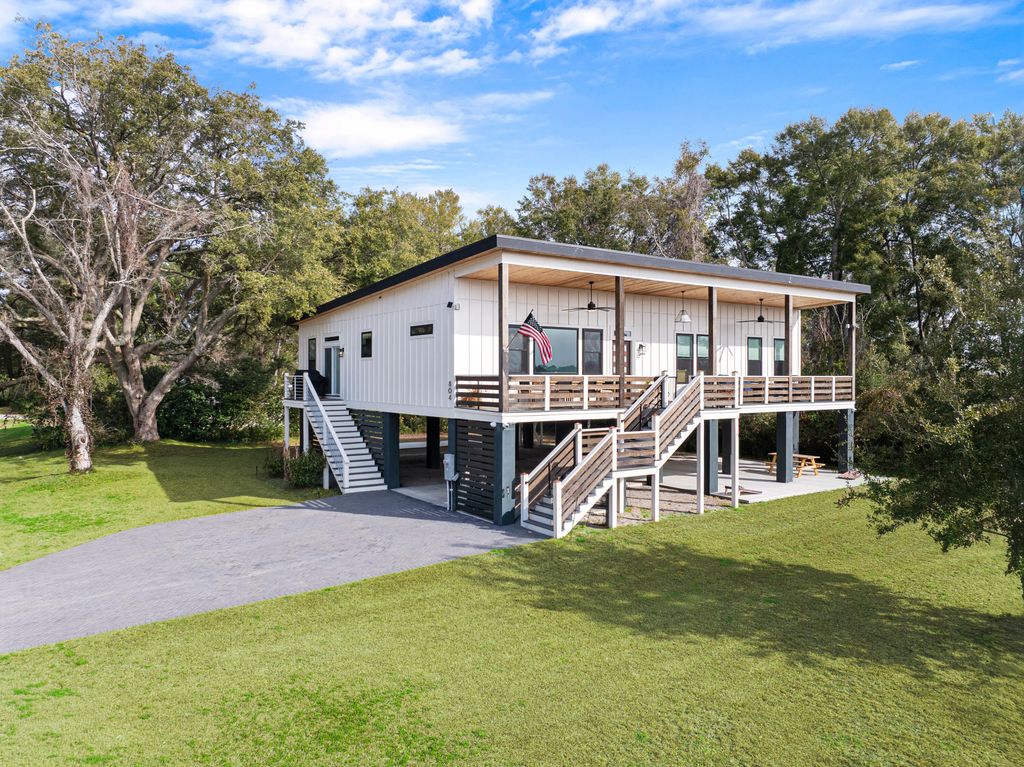 Photo of 804 Sprague Street, Charleston, SC 29412 (MLS # 26009621)