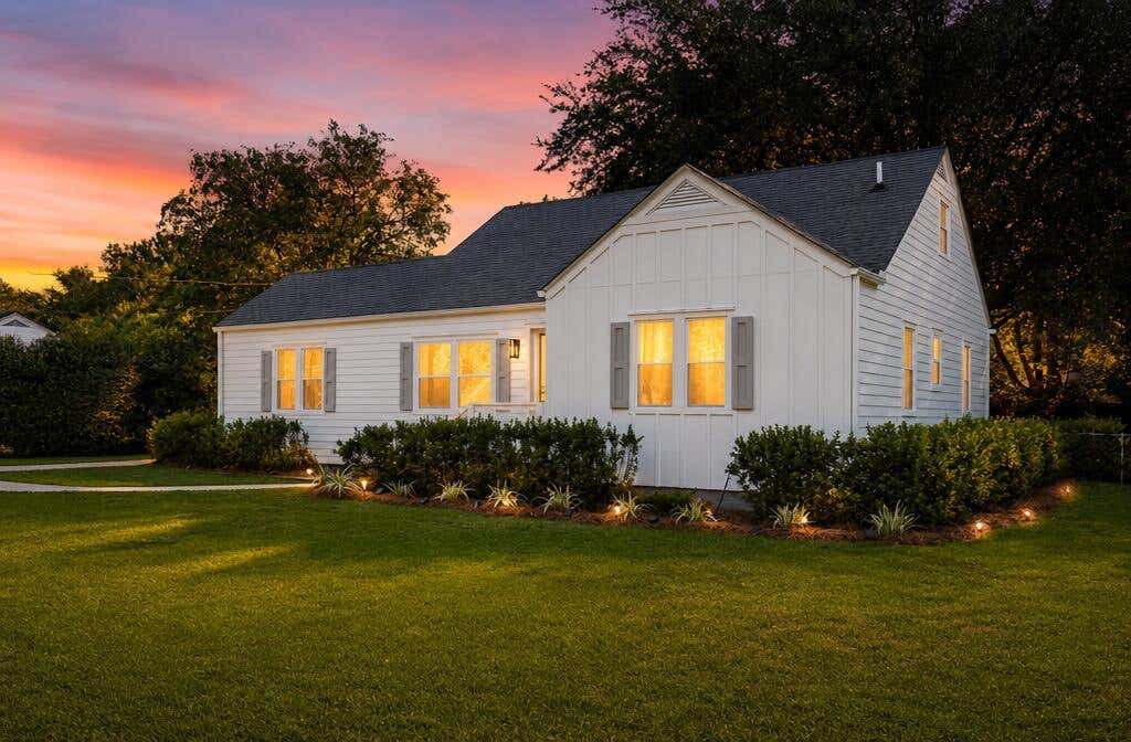 Photo of 318 Lamont Road, Charleston, SC 29407 (MLS # 26019544)