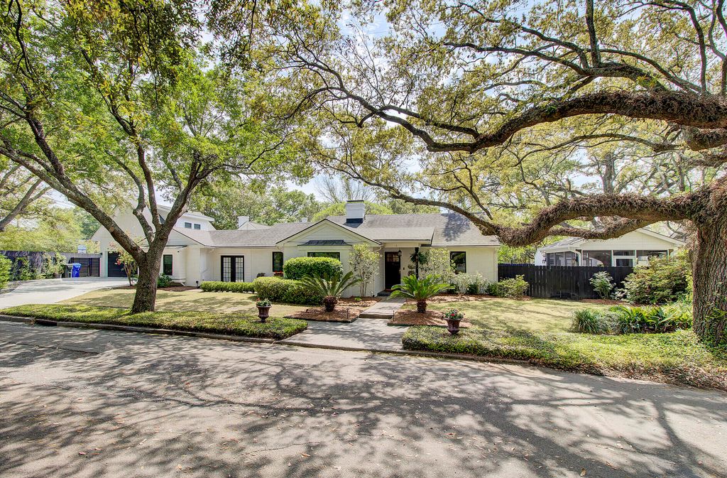 Photo of 1 Beverly Road, Charleston, SC 29407 (MLS # 26014984)