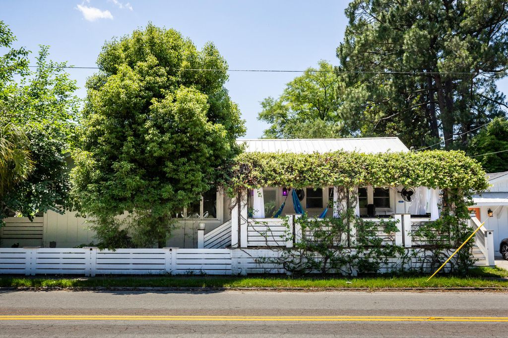 Photo of 43 N Enston Avenue, Charleston, SC 29403 (MLS # 26014428)