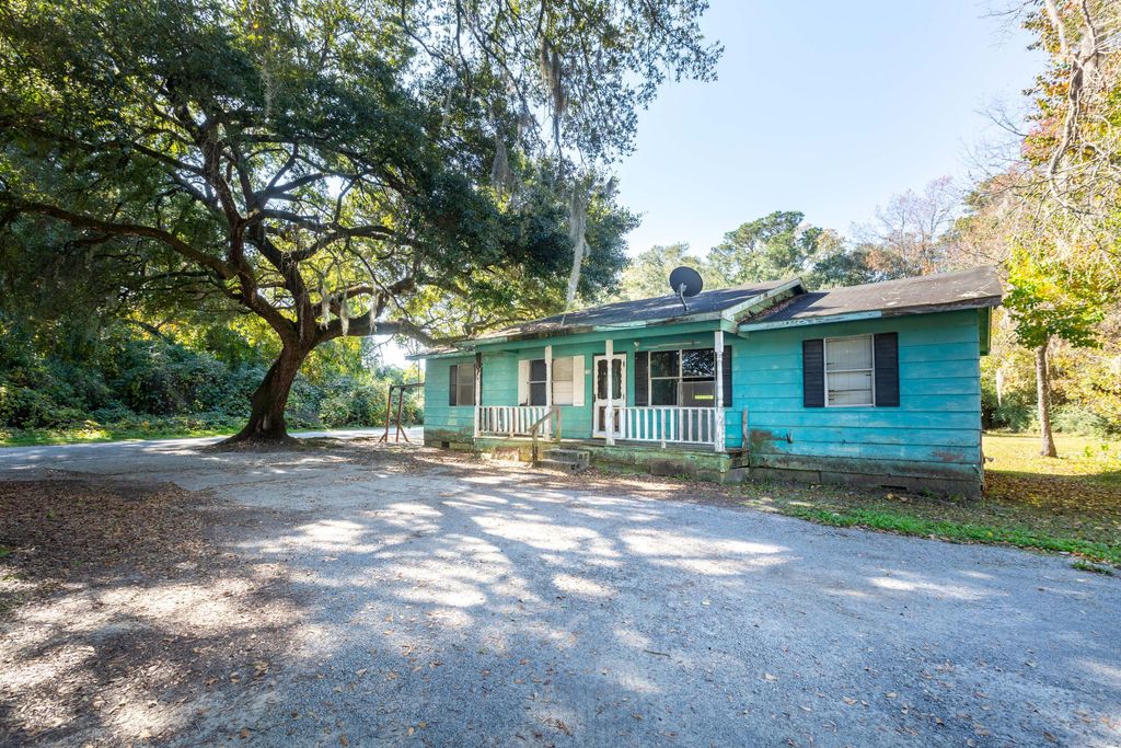 Photo of 130 Dewees Lane, Summerville, SC 29485 (MLS # 25030782)