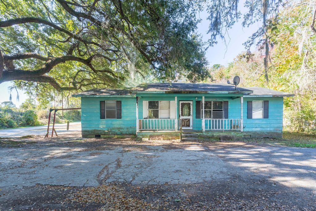 Photo of 130 Dewees Lane, Summerville, SC 29485 (MLS # 25030782)