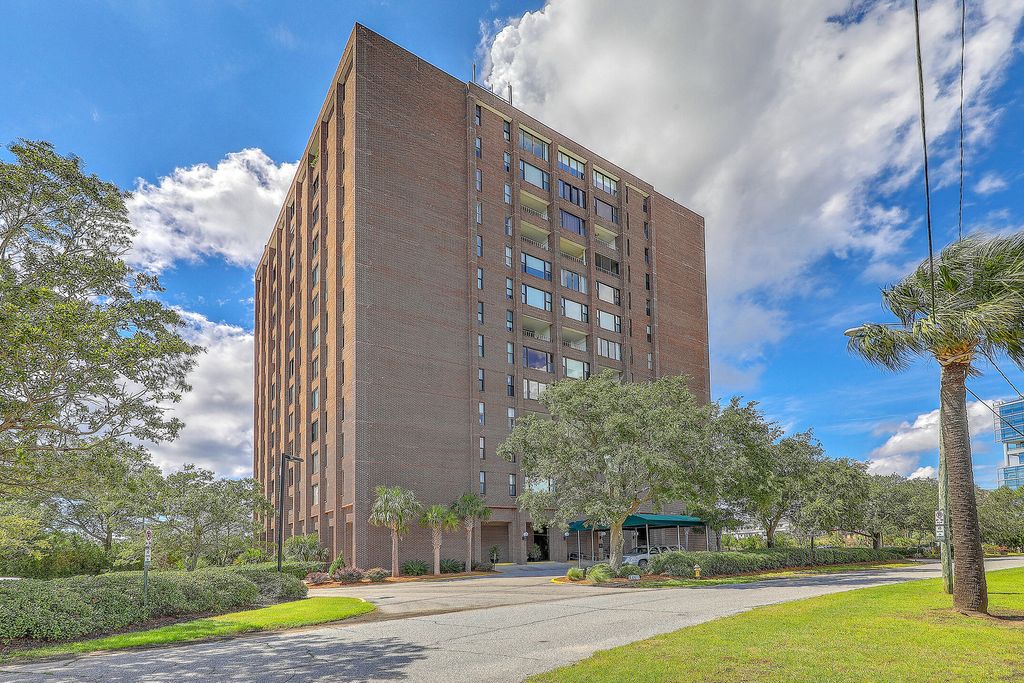 Photo of 14 Lockwood Street #9k, Charleston, SC 29401 (MLS # 26004828)