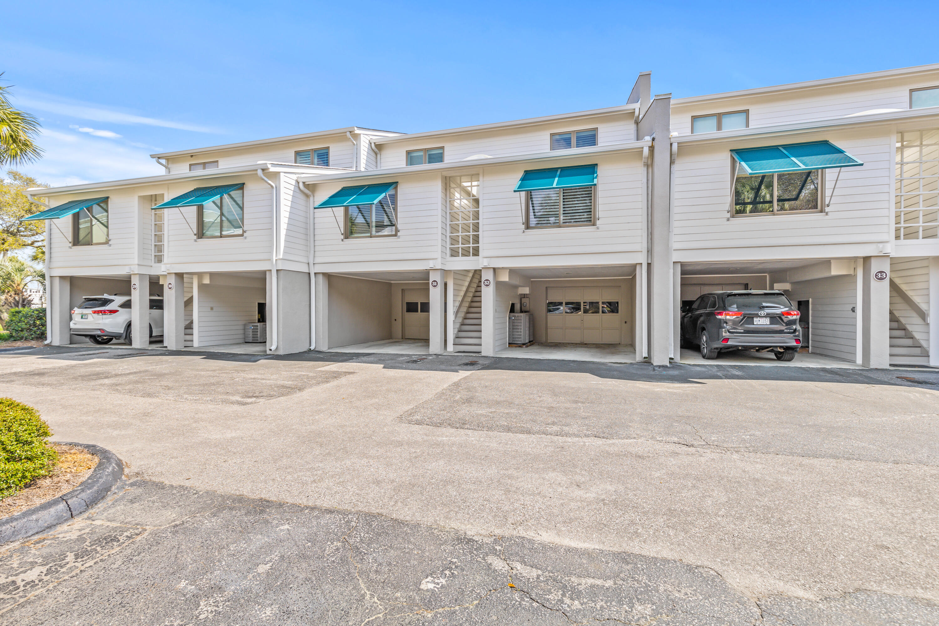 6400 Palmetto Drive 31