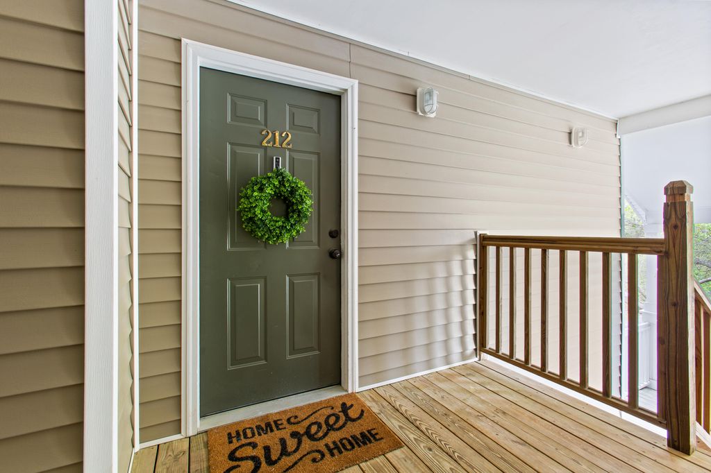 Photo of 188 Midland Parkway #Apt 212, Summerville, SC 29485 (MLS # 26010033)