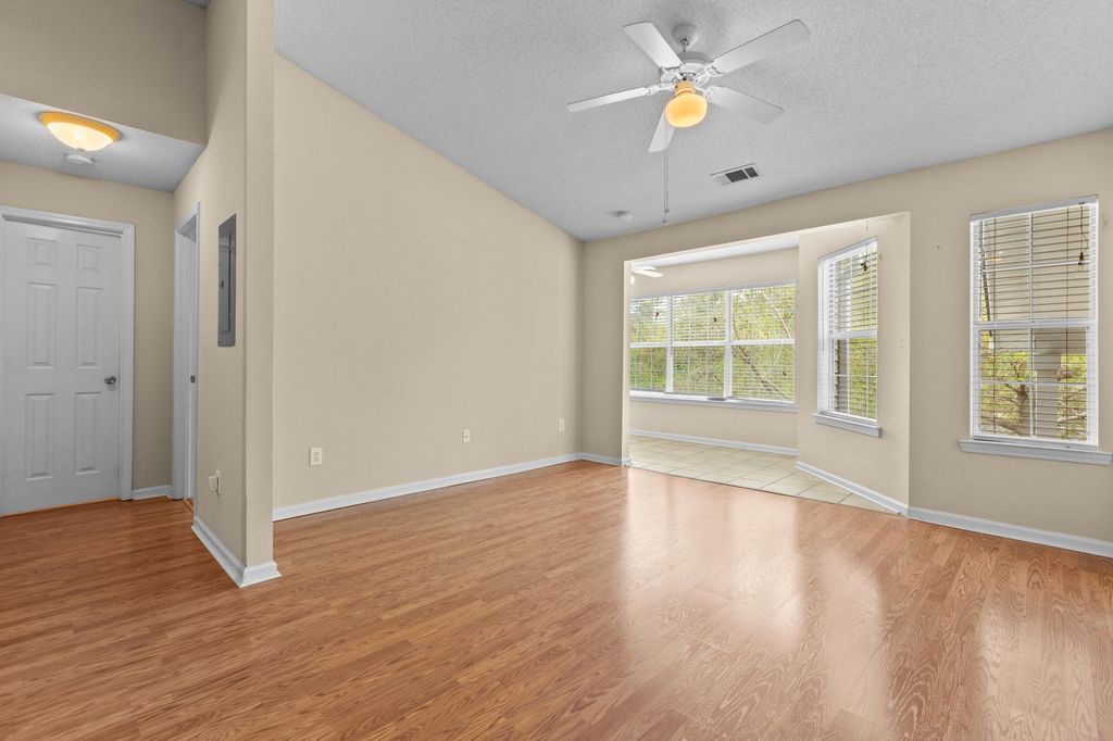 Photo of 188 Midland Parkway #Apt 212, Summerville, SC 29485 (MLS # 26010033)