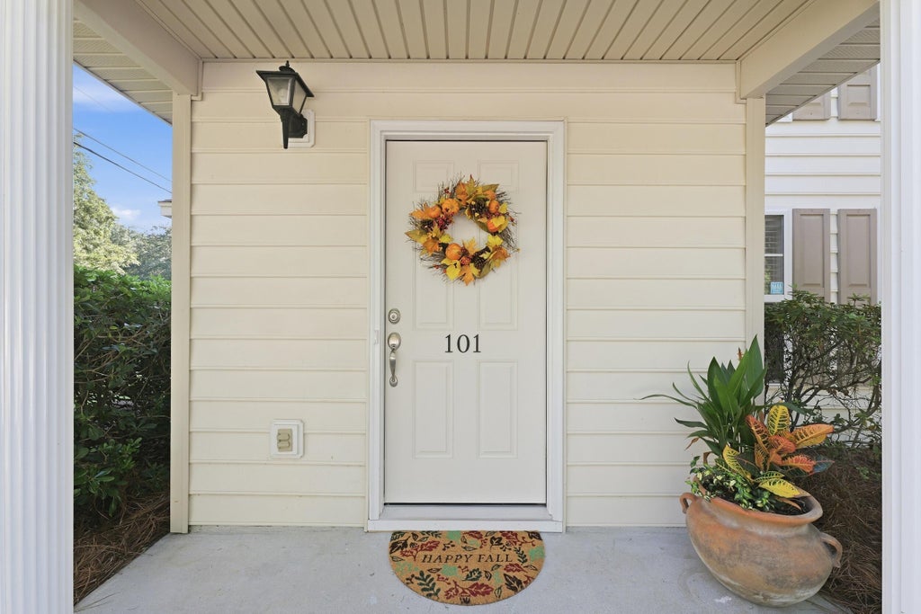 Photo of 101 Amberwood Drive, Summerville, SC 29483 (MLS # 26027503)