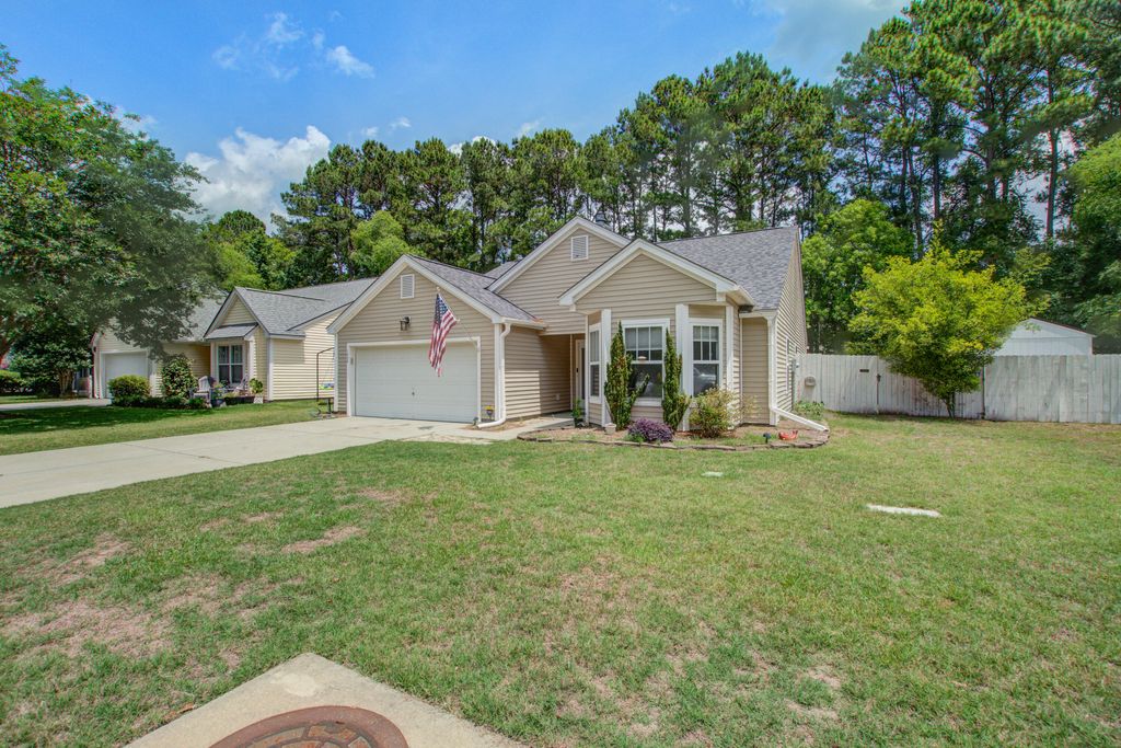 Photo of 1420 Harbor Mist Court, Charleston, SC 29492 (MLS # 26014514)