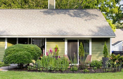 Single Family Residence in Mount Pleasant SC 1138 Middleton Court.jpg