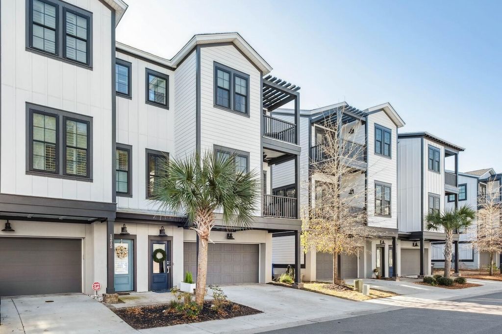 Photo of 1213 Gatch Court, Mount Pleasant, SC 29464 (MLS # 26002517)