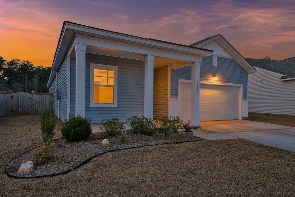 Photo of 4395 Ocean Farm Drive, Summerville, SC 29485 (MLS # 26001248)