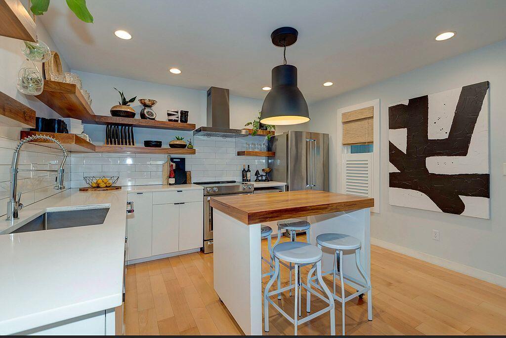 2057 Middle Street 11