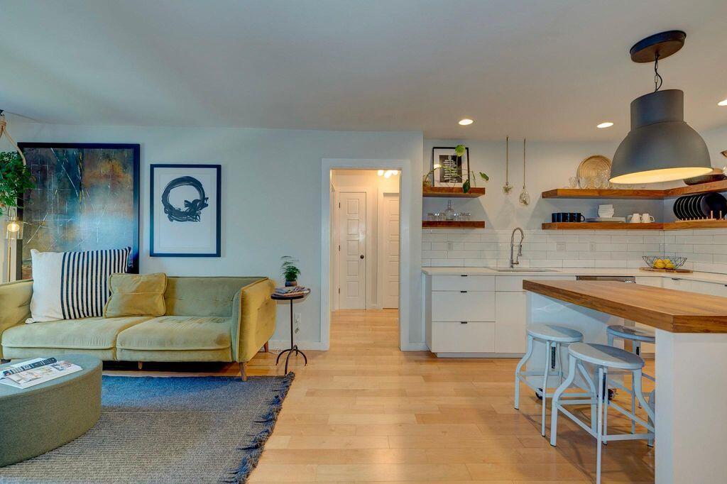 2057 Middle Street 11