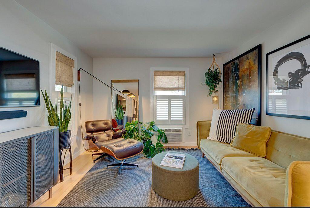 2057 Middle Street 11