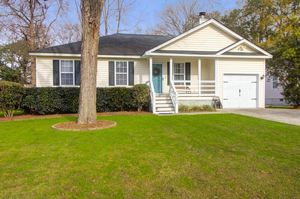 Photo of 1204 Marvin Avenue, Charleston, SC 29407 (MLS # 26000448)