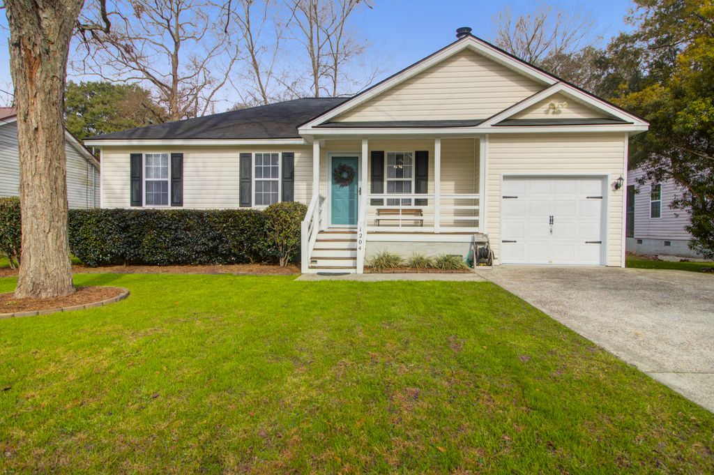 Photo of 1204 Marvin Avenue, Charleston, SC 29407 (MLS # 26000448)