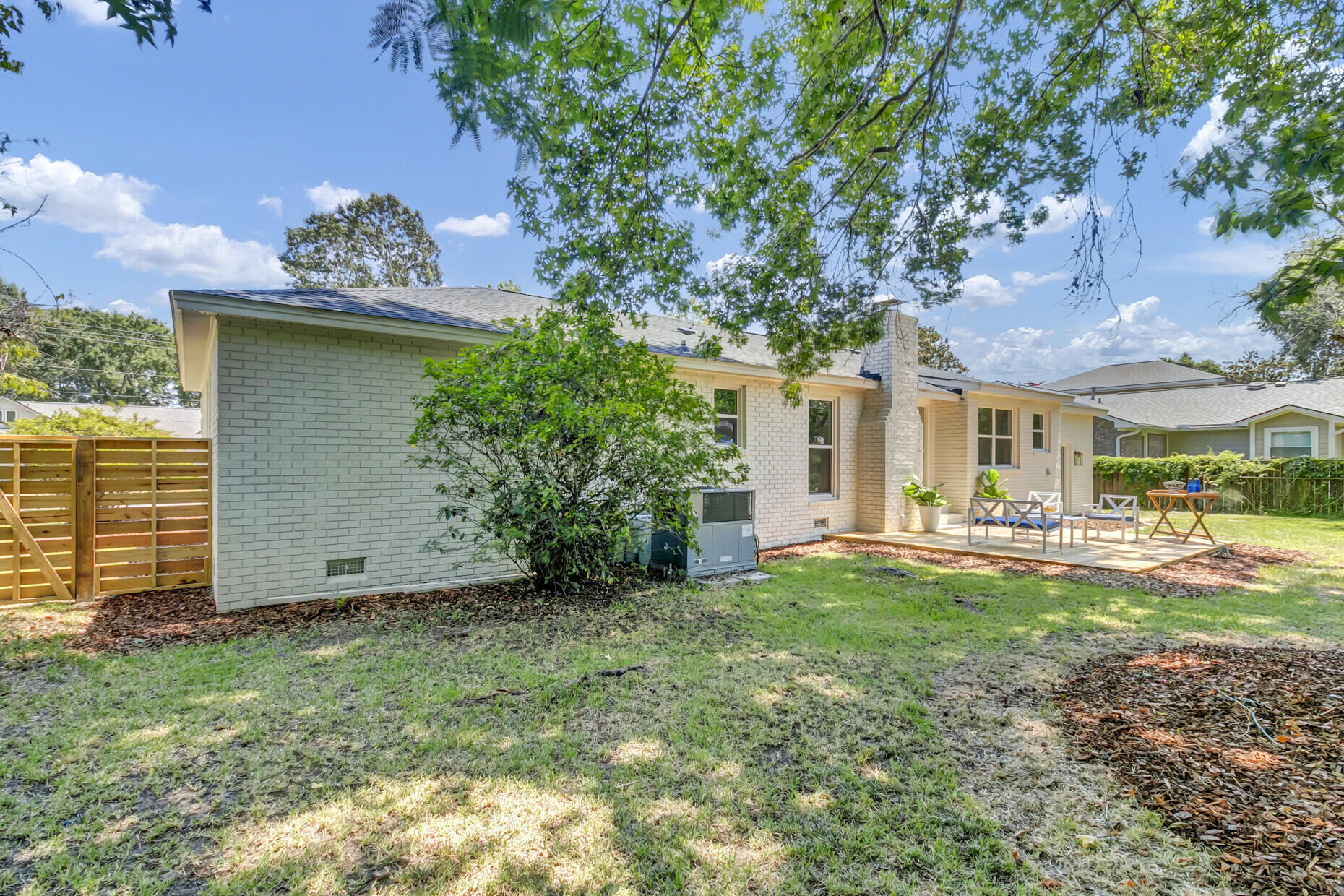 887 Melrose Drive
