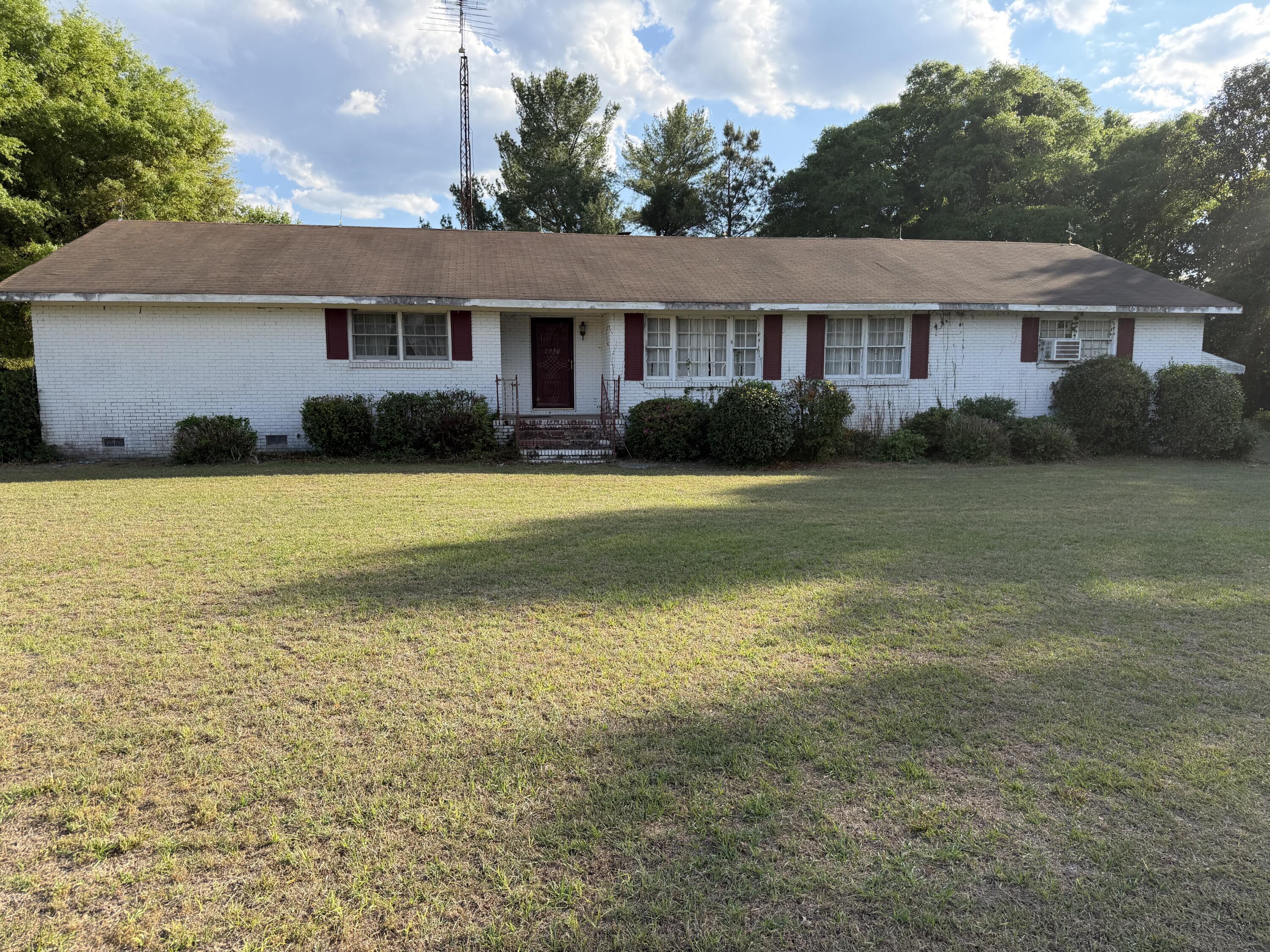 1976 Willow Swamp Road