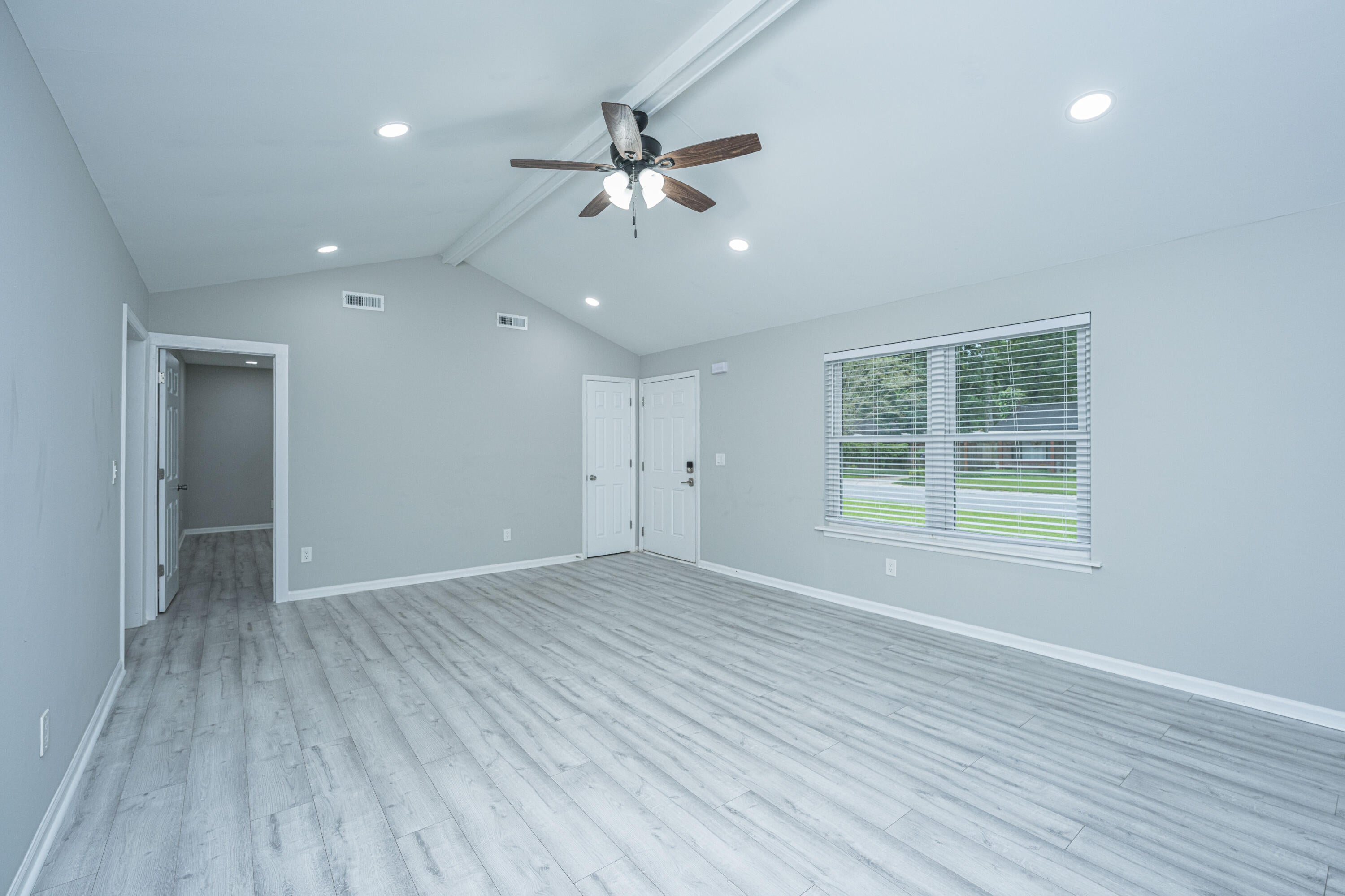 20 Teaneck Road