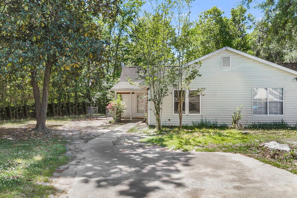 Photo of 9520 S Cardinal Drive, Ladson, SC 29456 (MLS # 26010460)