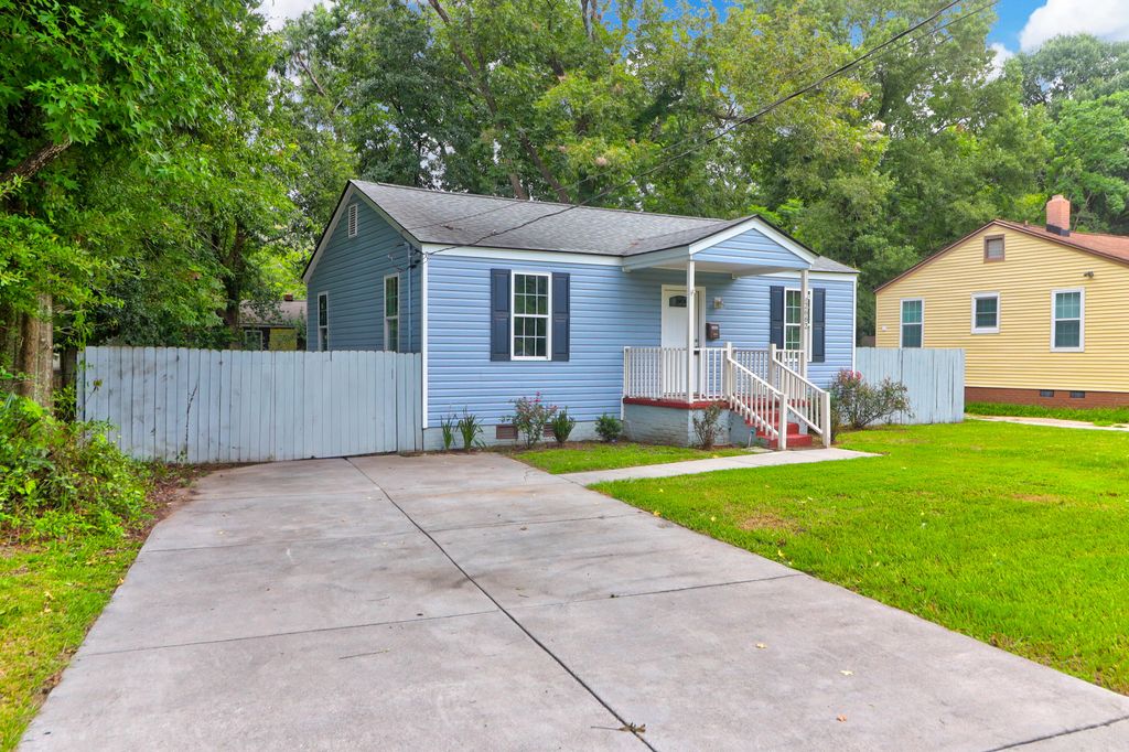 Photo of 2662 Hull Street Street, North Charleston, SC 29405 (MLS # 26000413)