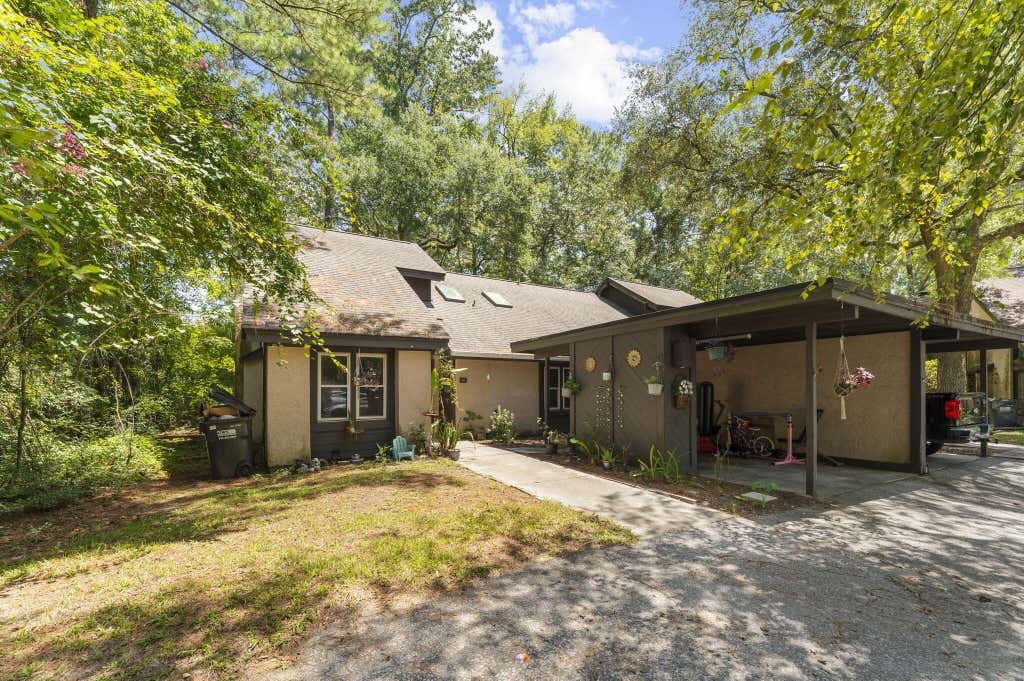 Photo of 105 Chattum Court, Summerville, SC 29485 (MLS # 26024056)