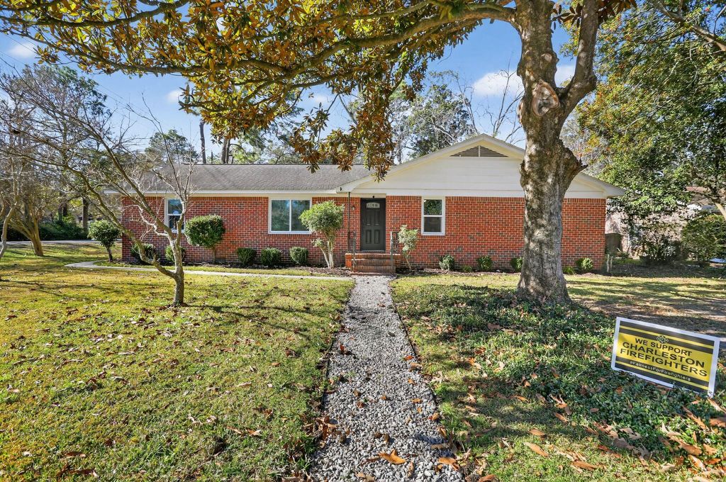 Photo of 21 Manchester Road, Charleston, SC 29407 (MLS # 26001700)