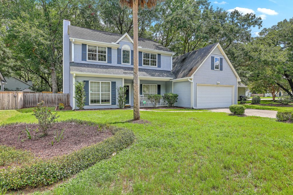 Photo of 1941 Oak Tree Lane, Mount Pleasant, SC 29464 (MLS # 25023588)